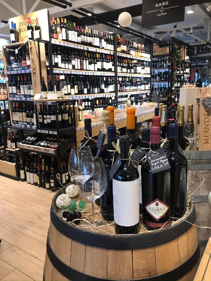 Korpa Deli Rooms Novi Sad Eksteriør billede